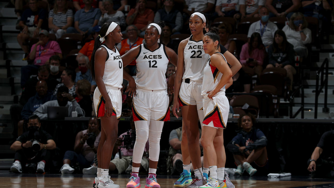 UNCASVILLE, CT - JULY 17: The Las Vegas Aces huddle during the game against the Connecticut Sun on July 17, 2022 at Mohegan Sun Arena in Uncasville, Connecticut. NOTE TO USER: User expressly acknowledges and agrees that, by downloading and/or using this Photograph, user is consenting to the terms and conditions of the Getty Images License Agreement. Mandatory Copyright Notice: Copyright 2022 NBAE