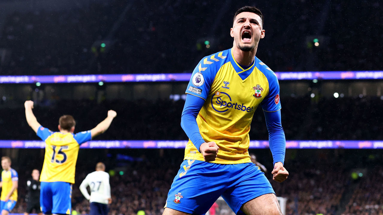 LONDON, ENGLAND - FEBRUARY 09: Armando Broja of Southampton celebrates after equalising during the Premier League match between Tottenham Hotspur and Southampton at Tottenham Hotspur Stadium on February 09, 2022 in London, England.