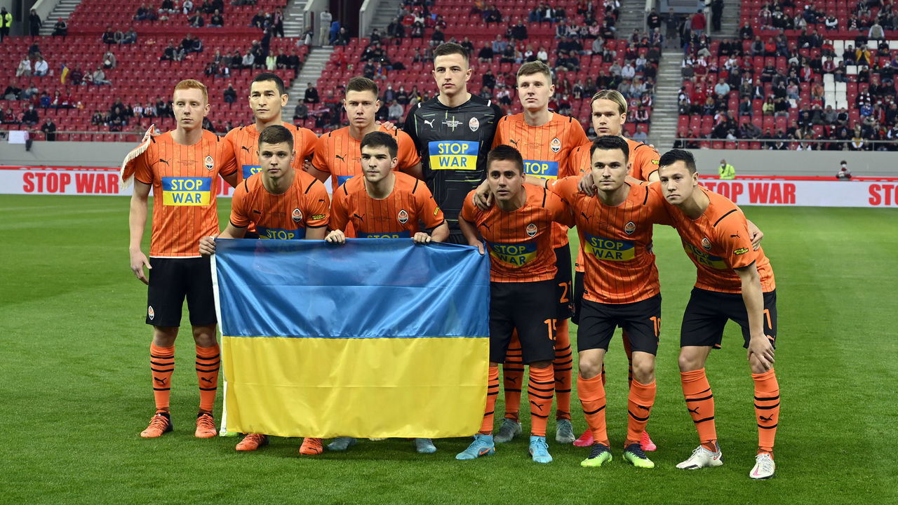 PIRAEUS, GREECE - APRIL 09: Shakhtar Donetsk prepare to face Olympiacos FC in an international friendly match, with the proceeds going to raise money for Ukrainian refugees, at Karaiskakis Stadium on April 9, 2022 in Piraeus, Greece.