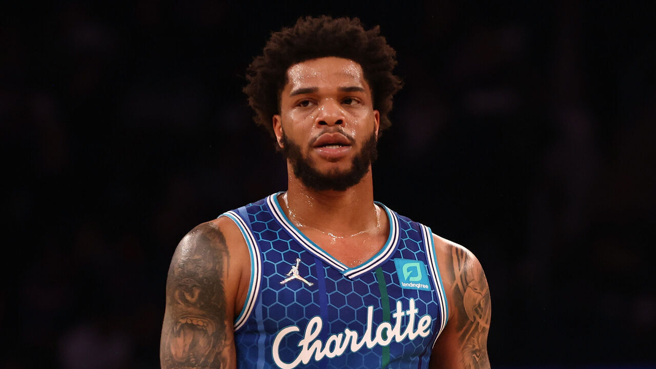 NEW YORK, NEW YORK - MARCH 30: Miles Bridges #0 of the Charlotte Hornets in action against the New York Knicks at Madison Square Garden on March 30, 2022 in New York City. Charlotte Hornets defeated the New York Knicks 125-114.