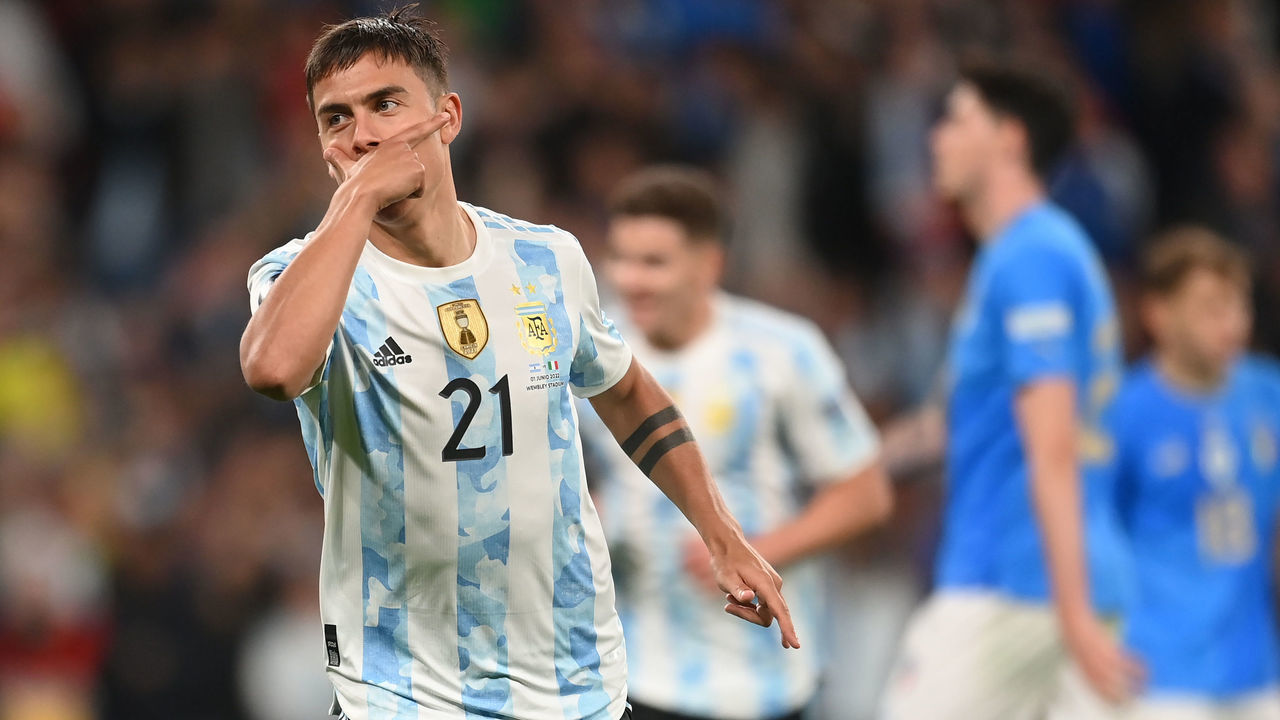 LONDON, ENGLAND - JUNE 01: Paulo Dybala of Argentina celebrates after scoring their team's third goal during the 2022 Finalissima match between Italy and Argentina at Wembley Stadium on June 01, 2022 in London, England.
