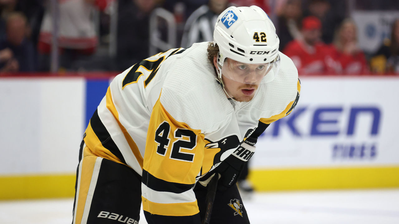 DETROIT, MICHIGAN - APRIL 23: Kasperi Kapanen #42 of the Pittsburgh Penguins skates against the Detroit Red Wings at Little Caesars Arena on April 23, 2022 in Detroit, Michigan.