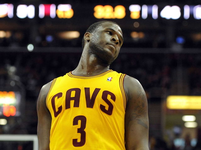 VIDEO: Dion Waiters pleads for pass, wallows in disappointment