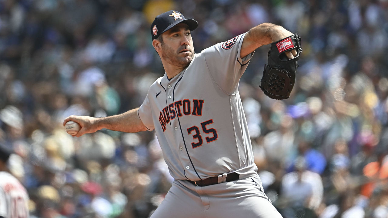 Astros closer Ryan Pressly on paternity leave