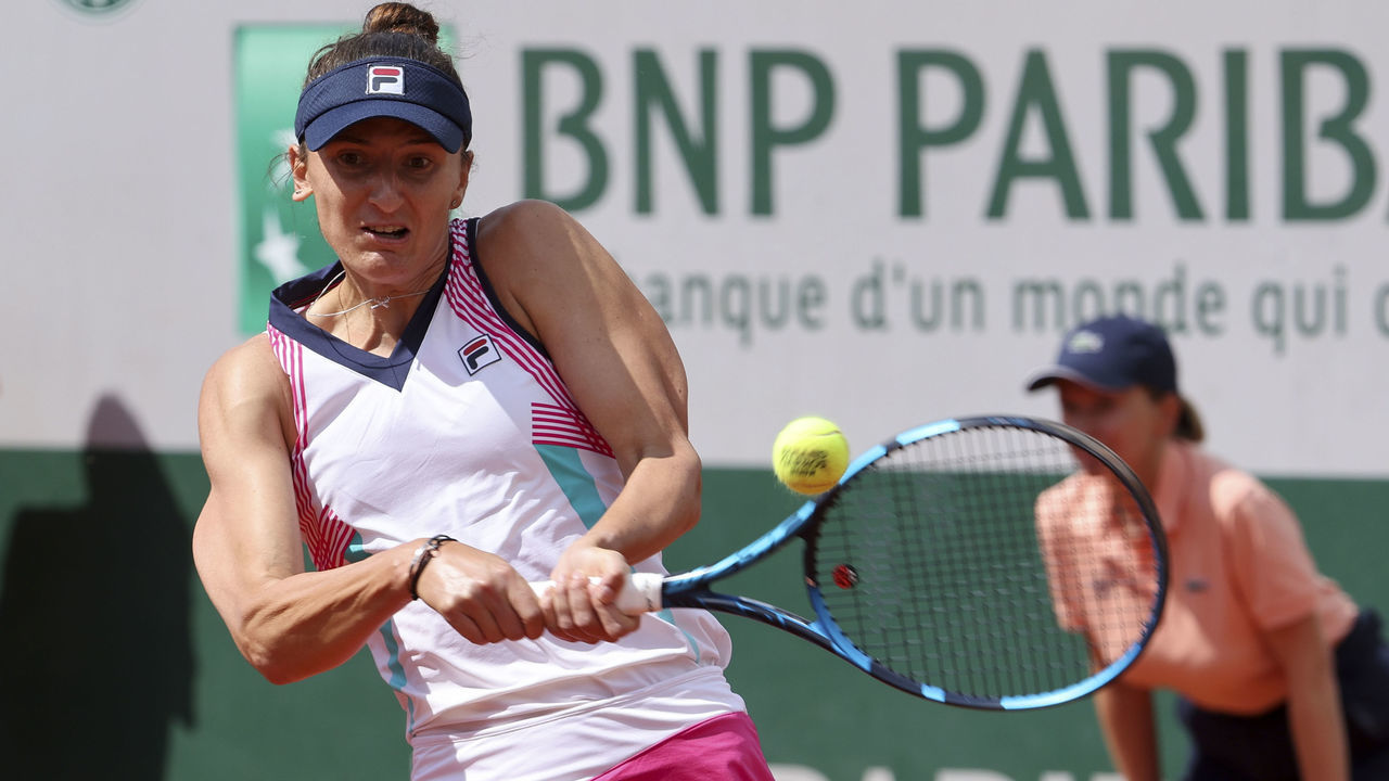 PARIS, FRANCE - MAY 30: Irina-Camelia Begu of Romania during day 9 of the French Open 2022, second tennis Grand Slam of the year at Stade Roland Garros on May 30, 2022 in Paris, France.