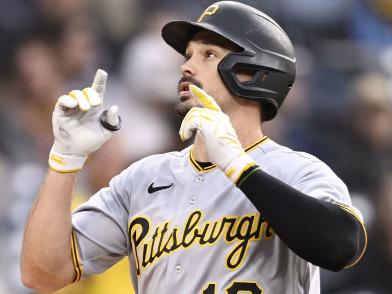 What's the latest on Yankees' bid to trade for Pirates' Bryan Reynolds? 