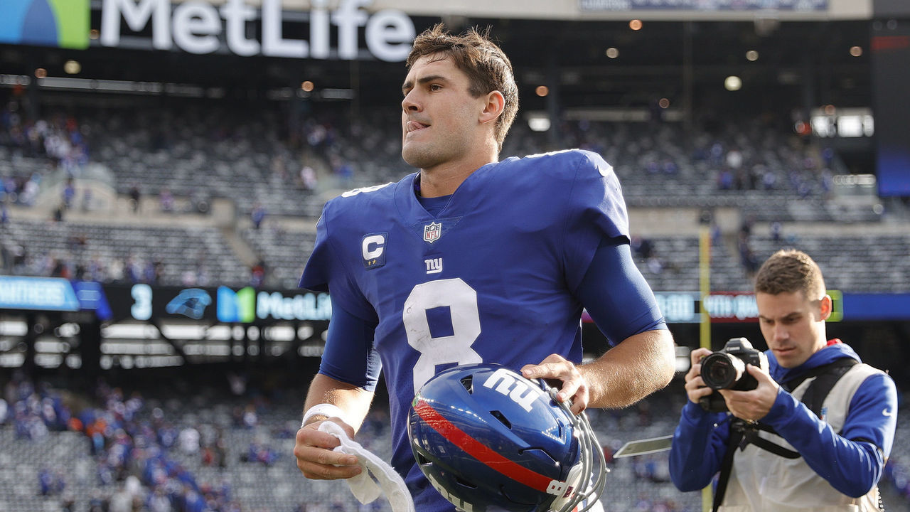 EAST RUTHERFORD, NEW JERSEY - OCTOBER 24: Daniel Jones #8 of the New York Giants reacts after a win against the Carolina Panthers at MetLife Stadium on October 24, 2021 in East Rutherford, New Jersey.