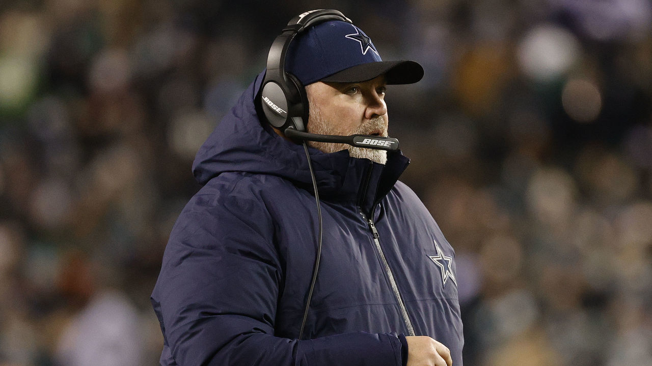 PHILADELPHIA, PENNSYLVANIA - JANUARY 08: Head coach Mike McCarthy of the Dallas Cowboys looks on against the Philadelphia Eagles at Lincoln Financial Field on January 08, 2022 in Philadelphia, Pennsylvania.