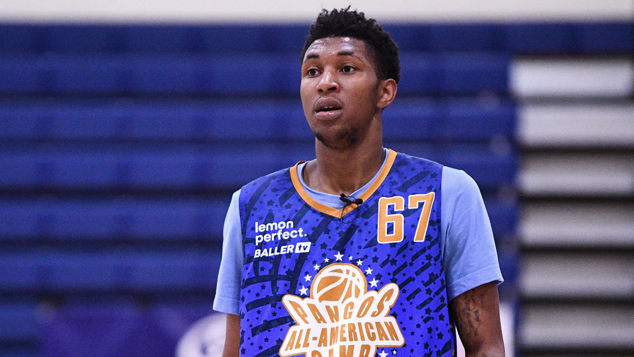 LAS VEGAS, NV - JUNE 07: Justin Edwards looks on during the Pangos All-American Camp on June 7, 2022 at the Bishop Gorman High School in Las Vegas, NV.