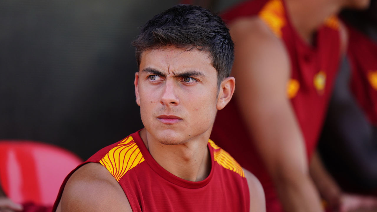 ALBUFEIRA, PORTUGAL - JULY 23: New signing Paulo Dybala before the start of the Pre-Season Friendly match between AS Roma and OGC Nice at Estadio Municipal de Albufeira on July 23, 2022 in Albufeira, Portugal.