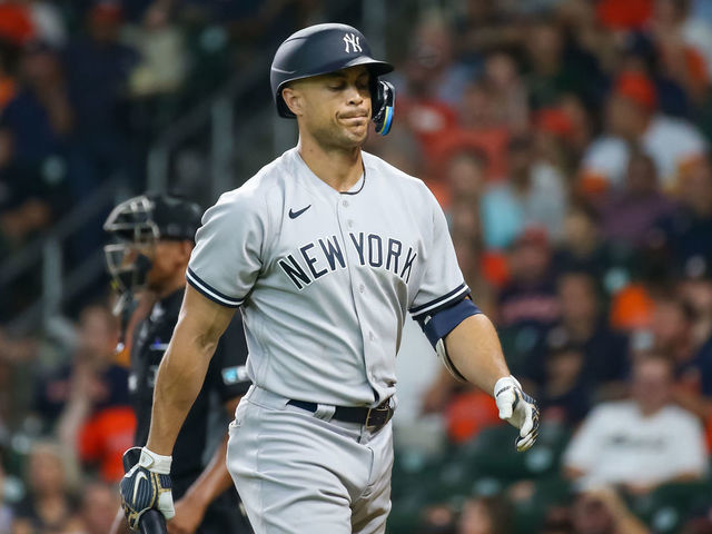 Yanks' Stanton goes on 10-day IL with Achilles tendinitis