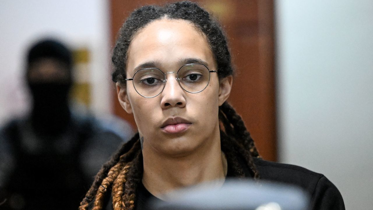 US WNBA basketball superstar Brittney Griner arrives to a hearing at the Khimki Court, outside Moscow on July 27, 2022. - Griner, a two-time Olympic gold medallist and WNBA champion, was detained at Moscow airport in February on charges of carrying in her luggage vape cartridges with cannabis oil, which could carry a 10-year prison sentence.