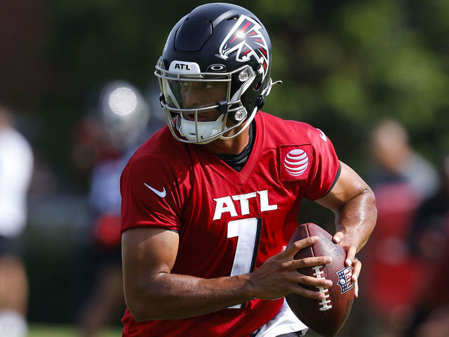 Marcus Mariota named the starting quarterback of the Atlanta Falcons 