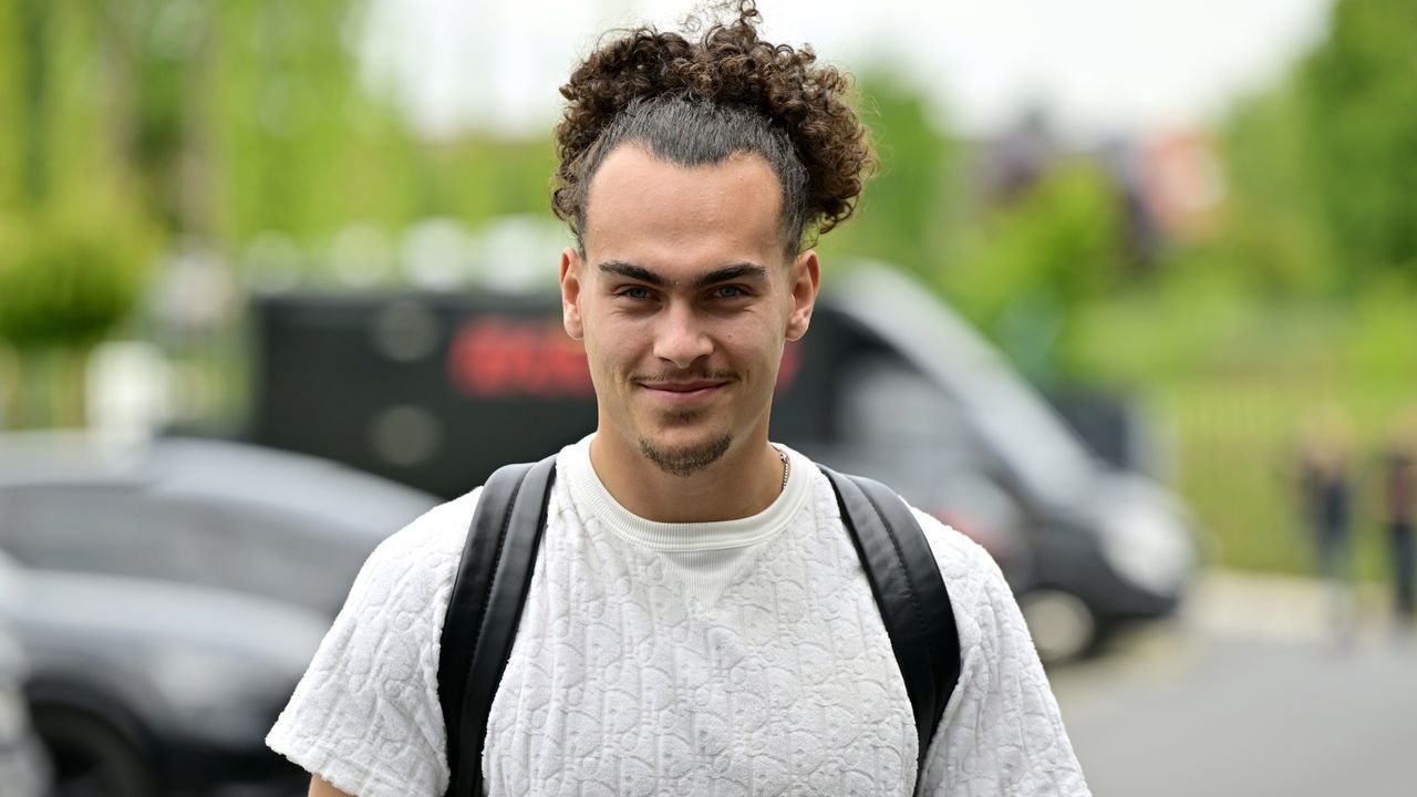 TUBIZE, BELGIUM - MAY 30 : Theate Arthur defender of Belgium arrives at the Martin's Red hotel prior to the United Nations League 2022 campaign at the Belgian Football center May 30, 2022 in Tubize, Belgium, 30/05/2022 ( Photo by Peter De Voecht / Photonews via Getty Images)