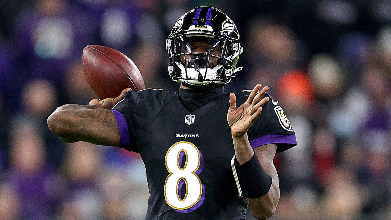 BALTIMORE, MARYLAND - NOVEMBER 28: Lamar Jackson #8 of the Baltimore Ravens passes during a game against the Cleveland Browns at M&T Bank Stadium on November 28, 2021 in Baltimore, Maryland.