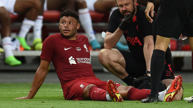 SINGAPORE, SINGAPORE - JULY 15: (THE SUN OUT,THE SUN ON SUNDAY OUT ) Alex Oxlade-Chamberlain of Liverpool goes off in action jured during the preseason friendly between Liverpool v Crystal Palace at National Stadium on July 15, 2022 in Singapore.