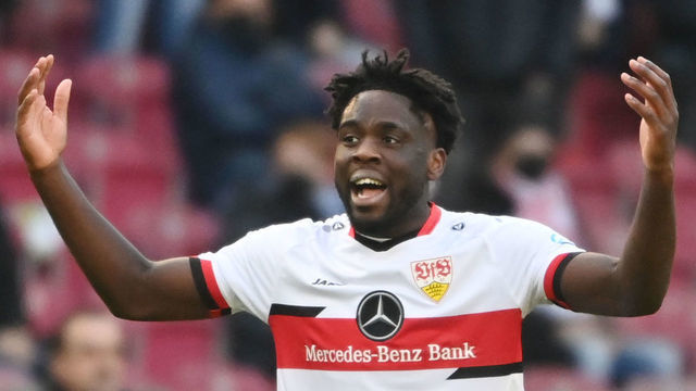 19 February 2022, Baden-Wuerttemberg, Stuttgart: Soccer: Bundesliga, VfB Stuttgart - VfL Bochum, Matchday 23, Mercedes-Benz Arena. Stuttgart's Orel Mangala reacts after his goal for 1:0. Photo: Marijan Murat/dpa - IMPORTANT NOTE: In accordance with the requirements of the DFL Deutsche Fußball Liga and the DFB Deutscher Fußball-Bund, it is prohibited to use or have used photographs taken in the stadium and/or of the match in the form of sequence pictures and/or video-like photo series.