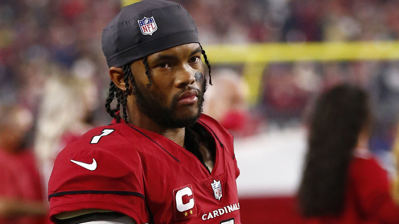 GLENDALE, AZ - DECEMBER 25: Arizona Cardinals Quarterback Kyler Murray (1) during an NFL game between the Indianapolis Colts and the Arizona Cardinals on December 25, 2021 at State Farm Stadium, in Glendale AZ.