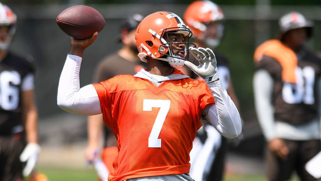 BEREA, OH - JUNE 01: Jacoby Brissett #7 of the Cleveland Browns throws a pass during the Cleveland Browns offseason workout at CrossCountry Mortgage Campus on June 1, 2022 in Berea, Ohio.