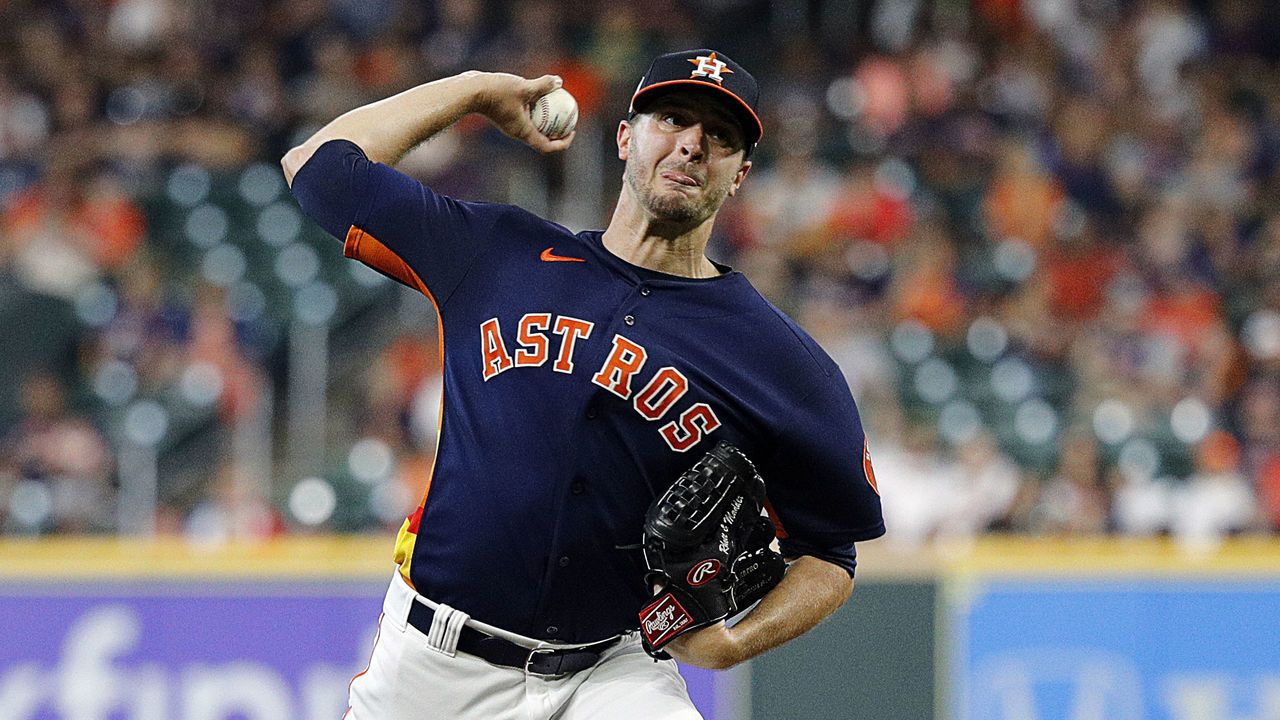 HOUSTON, TEXAS - JULY 17: Jake Odorizzi #17 of the Houston Astros pitches in the first inning against the Oakland Athletics at Minute Maid Park on July 17, 2022 in Houston, Texas.