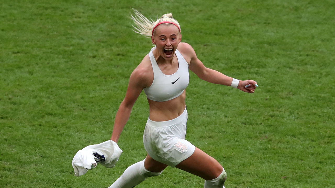 LONDON, ENGLAND - JULY 31: Chloe Kelly of England celebrates after scoring their team's second goal during the UEFA Women's Euro 2022 final match between England and Germany at Wembley Stadium on July 31, 2022 in London, England.