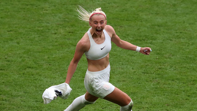 LONDON, ENGLAND - JULY 31: Chloe Kelly of England celebrates after scoring their team's second goal during the UEFA Women's Euro 2022 final match between England and Germany at Wembley Stadium on July 31, 2022 in London, England.