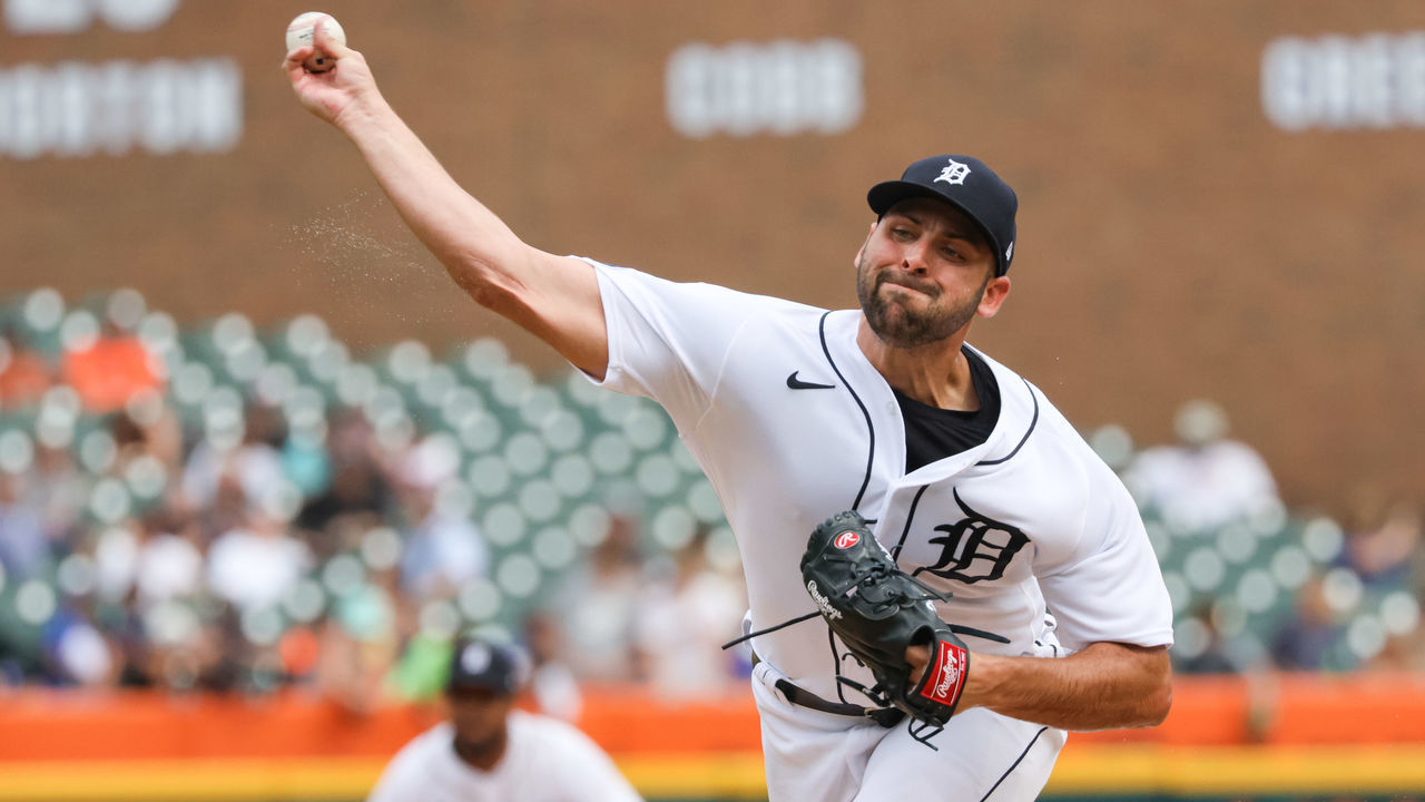 DETROIT, MI - JULY 27: Detroit Tigers relief pitcher Michael Fulmer (32) pitches during a regular season Major League Baseball game between the San Diego Padres and the Detroit Tigers on July 27, 2022 at Comerica Park in Detroit, Michigan.