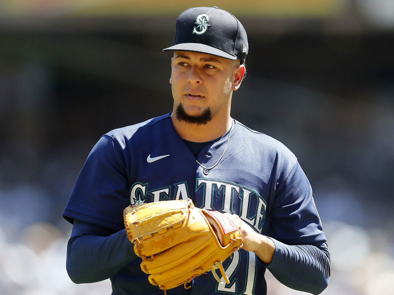 Cruz's blast, Felix's pitching help Mariners ring up sixth