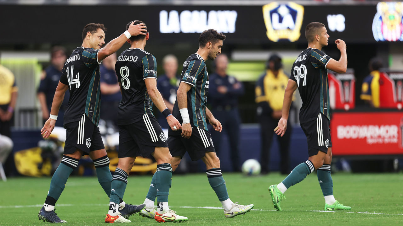 INGLEWOOD, CA - AUGUST 03: Dejan Joveljic #99 of LA Galaxy celebrates with his teammates after scores 1st goal during Leagues Cup Showcase match between Club Deportiva Guadalajara and Los Angeles Galaxy at SoFi Stadium on August 3, 2022 in Inglewood, California.