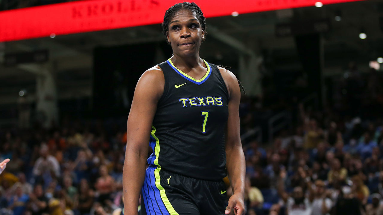 CHICAGO, IL - AUGUST 02: Dallas Wings center Teaira McCowan (7) looks on during a WNBA game between the Dallas Wings and the Chicago Sky on August 2, 2022, at Wintrust Arena in Chicago, IL.