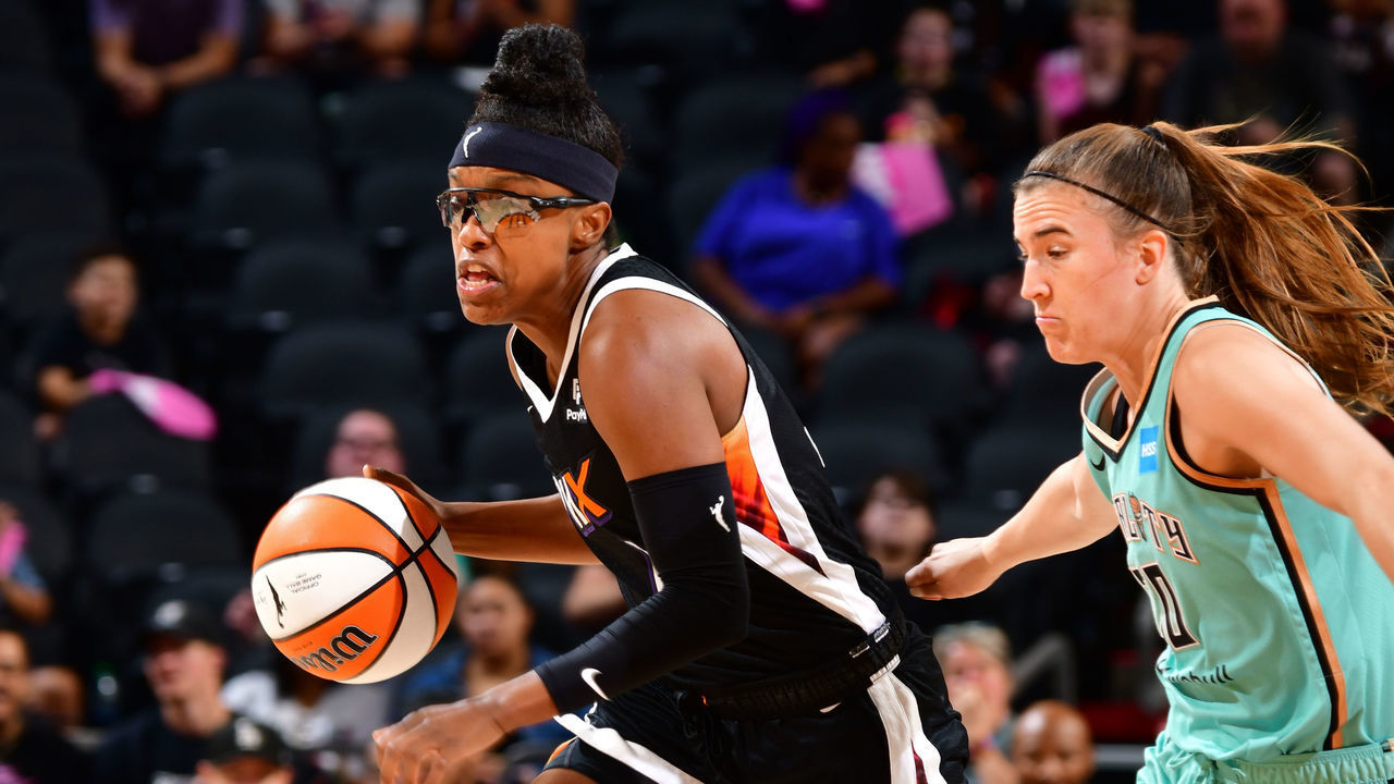 PHOENIX, AZ - AUGUST 6: Diamond DeShields #1 of the Phoenix Mercury drives to the basket during the game against the New York Liberty on August 6, 2022 at Footprint Center in Phoenix, Arizona. Mandatory Copyright Notice: Copyright 2022 NBAE