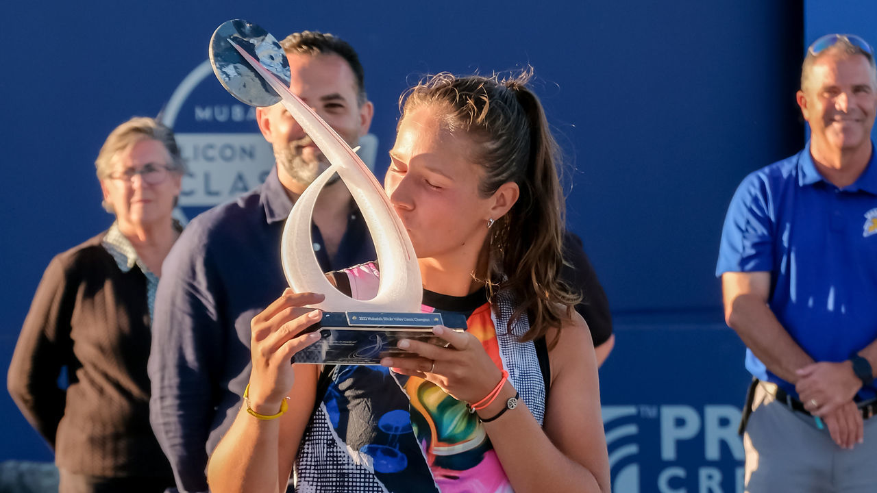 SAN JOSE, CA - AUGUST 07: Daria Kasatkina (RUS) kisses her Championship trophy after beating Shelby Rogers (USA) in the Singles Final Round of the Mubadala Silicon Valley Classic on Sunday, August 7, 2022 at the Tennis Stadium, San Jose State University in San Jose, California.