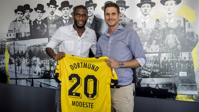 DORTMUND, GERMANY - AUGUST 08: Newly signed player of Borussia Dortmund Anthony Modeste (L) and Sebastian Kehl, sporting director of Borussia Dortmund, pose on August 08, 2022 in Dortmund, Germany. The 34-year-old Frenchman completed his medical check in Dortmund today and signed a one-year contract in the evening.