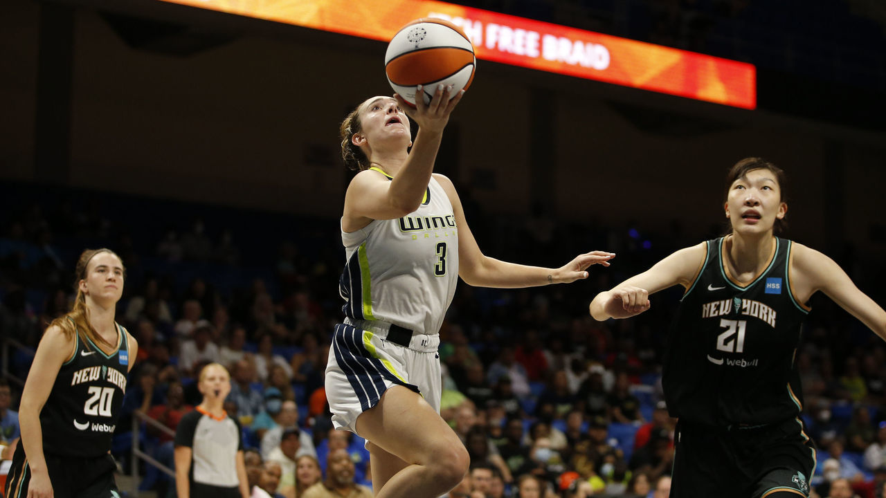 ARLINGTON, TX - AUGUST 8: Marina Mabrey #3 of the Dallas Wings drives to the basket during the game against the New York Liberty on August 8, 2022 at the College Park Center in Arlington, Texas. NOTE TO USER: User expressly acknowledges and agrees that, by downloading and/or using this Photograph, user is consenting to the terms and conditions of the Getty Images License Agreement. Mandatory Copyright Notice: Copyright 2022 NBAE