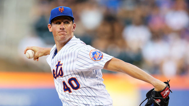 NEW YORK, NEW YORK - AUGUST 08: Chris Bassitt #40 of the New York Mets pitches in the first inning against the Cincinnati Reds at Citi Field on August 08, 2022 in New York City.