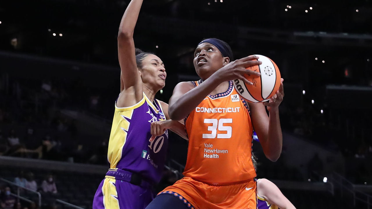 LOS ANGELES, CA - AUGUST 9: Connecticut Sun forward Jonquel Jones (35) during the Connecticut Sun game versus the Los Angeles Sparks, on August 9, 2022, at Crypto.com Arena in Los Angeles, CA.