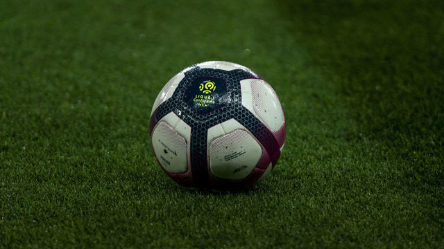 AMIENS, FRANCE - NOVEMBER 25: A view of the official ball during the Ligue 1 match between Amiens SC and Olympique de Marseille at Stade de la Licorne on November 25, 2018 in Amiens, France.