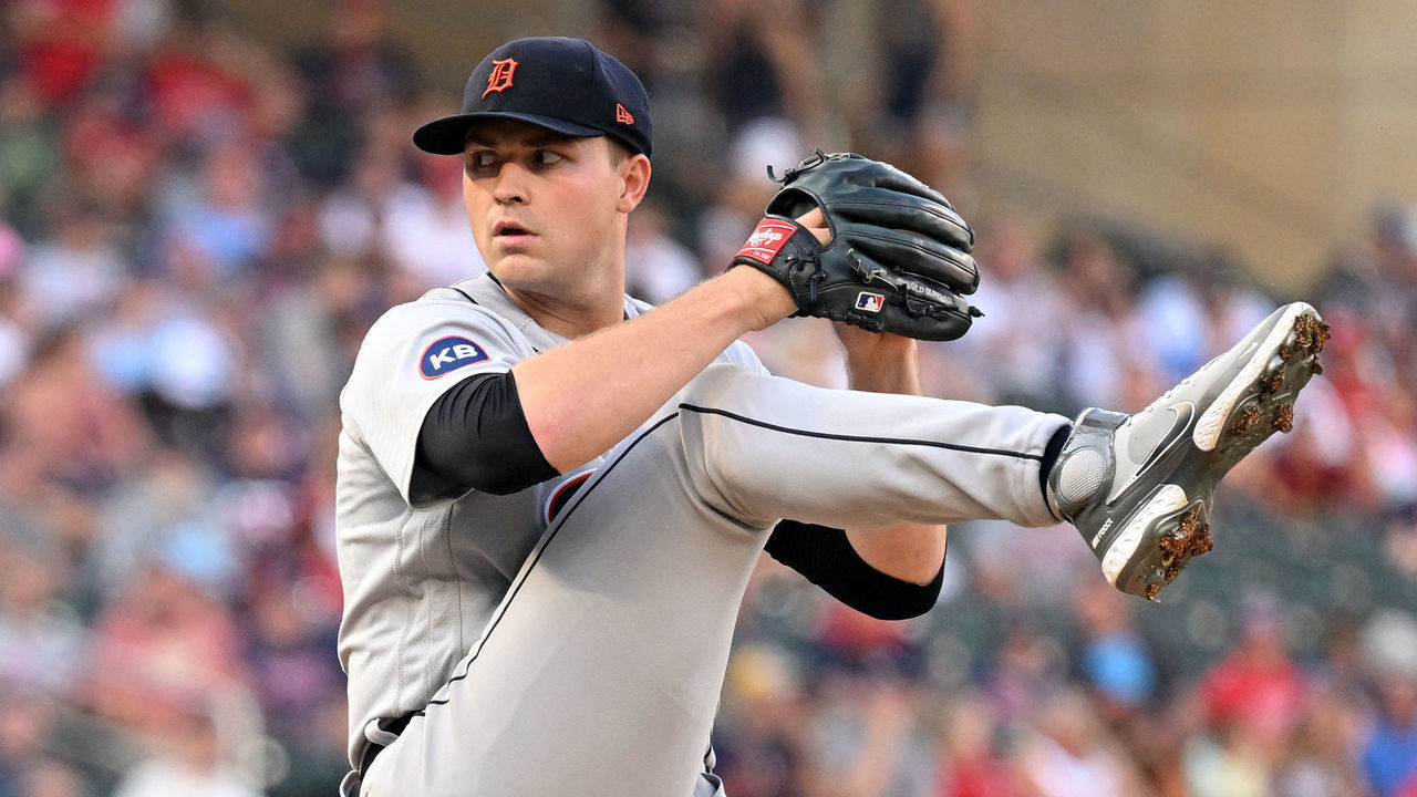 MINNEAPOLIS, MN - AUGUST 01: Detroit Tigers starting pitcher Tarik Skubal (29) delivers a pitch during a game between the Minnesota Twins and Detroit Tigers on August 1, 2022 at Target Field in Minneapolis, MN.