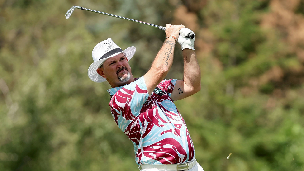DETROIT, MICHIGAN - JULY 28: Rory Sabbatini of Slovakia plays his shot from the ninth tee during the first round of the Rocket Mortgage Classic at Detroit Golf Club on July 28, 2022 in Detroit, Michigan.