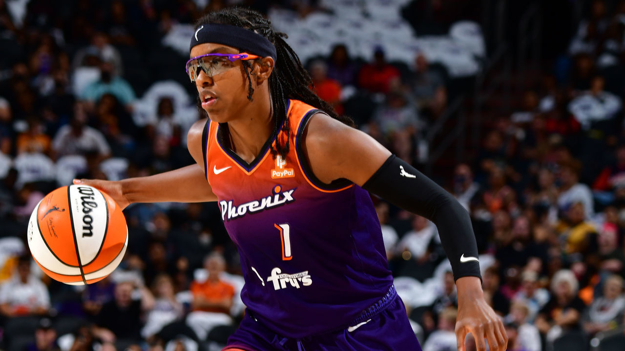 PHOENIX, AZ - AUGUST 12: Diamond DeShields #1 of the Phoenix Mercury dribbles the ball during the game against the Dallas Wings on August 12, 2022 at Footprint Center in Phoenix, Arizona. Mandatory Copyright Notice: Copyright 2022 NBAE