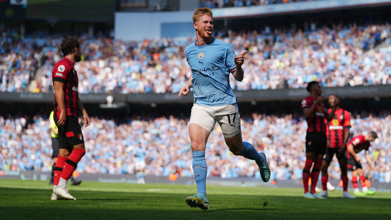 MANCHESTER, ENGLAND - AUGUST 13: Kevin De Bruyne of Manchester City celebrates after scoring their sides second goal during the Premier League match between Manchester City and AFC Bournemouth at Etihad Stadium on August 13, 2022 in Manchester, England.