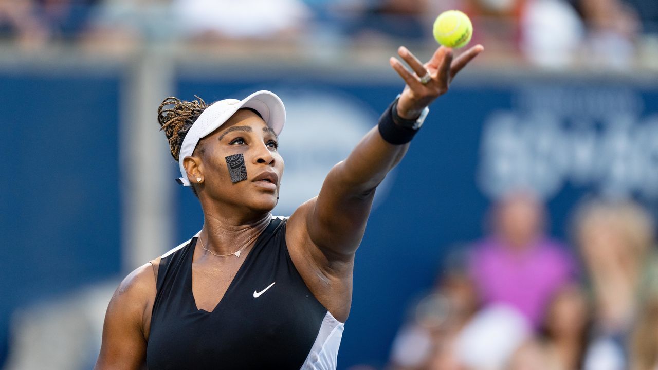 TORONTO, ON - AUGUST 10: Serena Williams serves the ball during her National Bank Open tennis tournament second round match on August 10, 2022, at Sobeys Stadium in Toronto, ON, Canada.