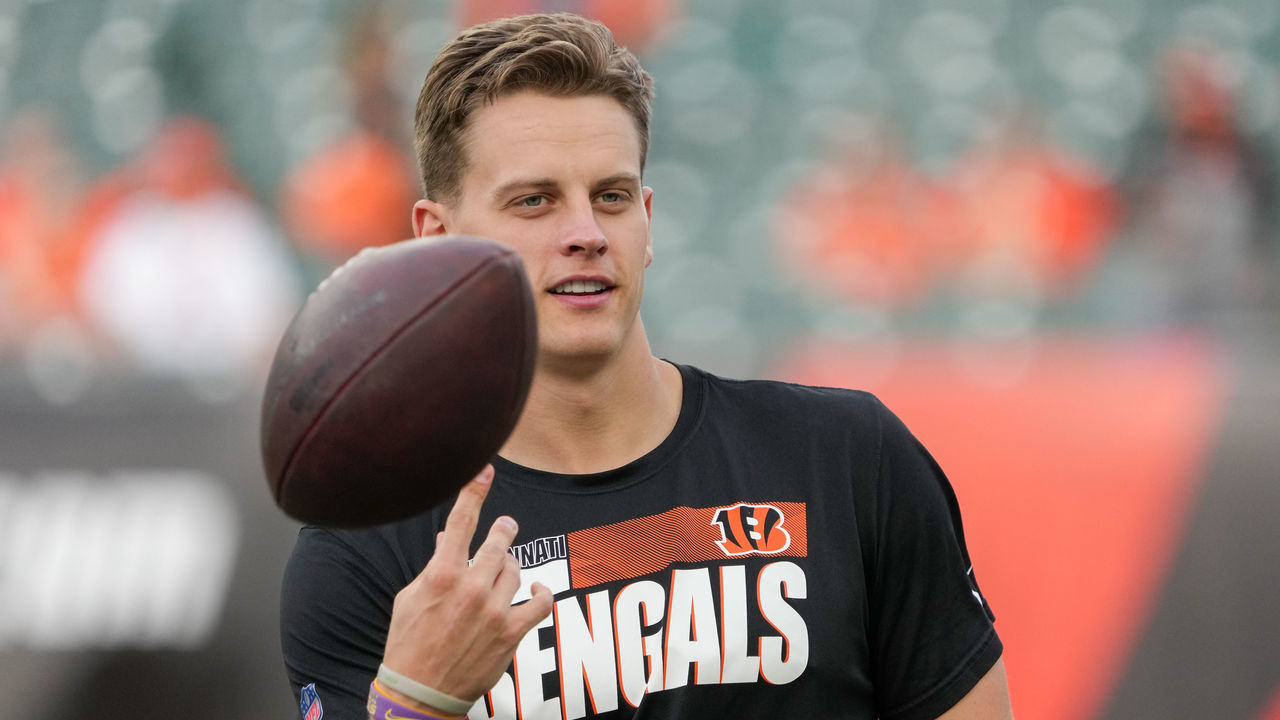 CINCINNATI, OHIO - AUGUST 12: Joe Burrow #9 of the Cincinnati Bengals warms up before a preseason game against the Arizona Cardinals at Paycor Stadium on August 12, 2022 in Cincinnati, Ohio.