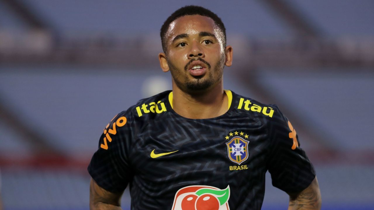 Brazil's Gabriel Jesus warms up before the closed-door 2022 FIFA World Cup South American qualifier football match against Uruguay at the Centenario Stadium in Montevideo on November 17, 2020.
