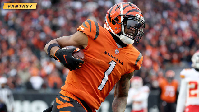 Fantasy: Strategy for drafting in the middle of each round