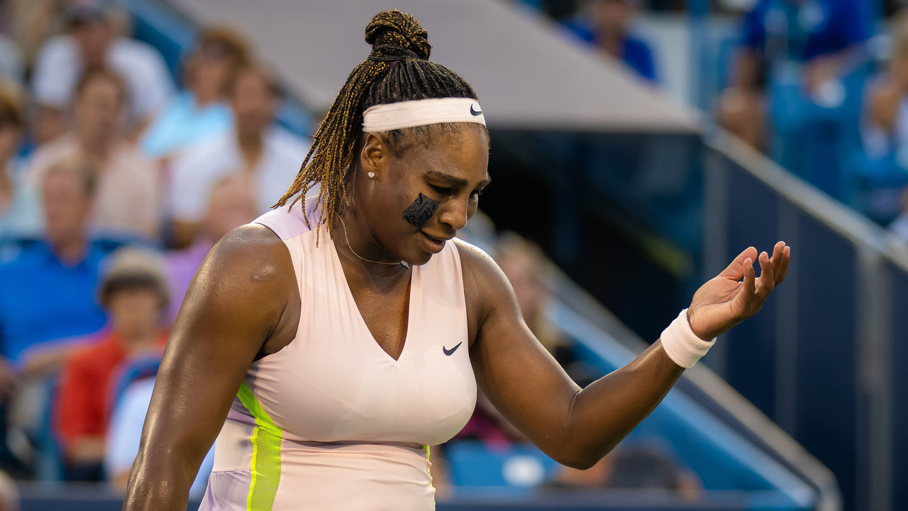 MASON, OHIO - AUGUST 16: Serena Williams of the United States reacts frustrated while playing against Emma Raducanu of Great Britain in her first round match on Day 4 of the Western & Southern Open at Lindner Family Tennis Center on August 16, 2022 in Mason, Ohio
