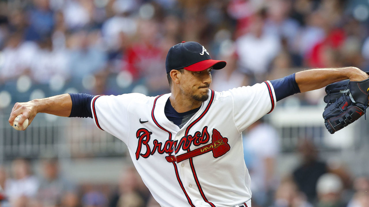 ATLANTA, GA - AUGUST 16: Charlie Morton #50 of the Atlanta Braves delivers the pitch during the first inning against the New York Mets at Truist Park on August 16, 2022 in Atlanta, Georgia.