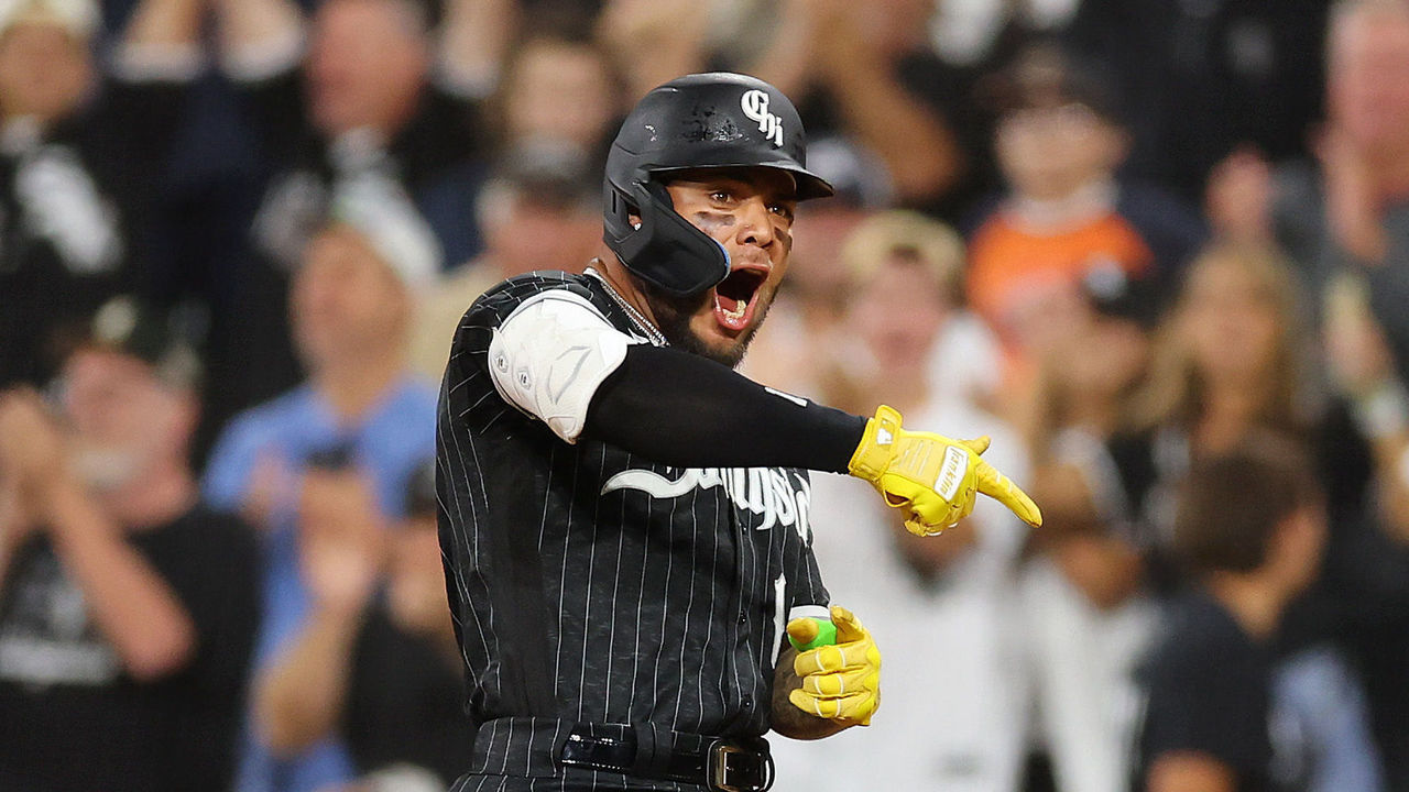 Moncada helps White Sox win 5th straight in Cease-Verlander duel