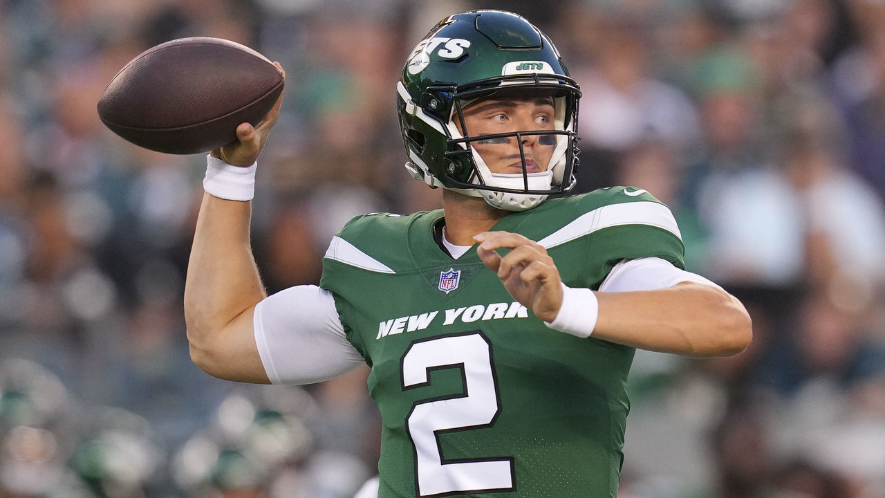 PHILADELPHIA, PA - AUGUST 12: Zach Wilson #2 of the New York Jets passes the ball against the Philadelphia Eagles during the preseason game at Lincoln Financial Field on August 12, 2022 in Philadelphia, Pennsylvania. The Jets defeated the Eagles 24-21.