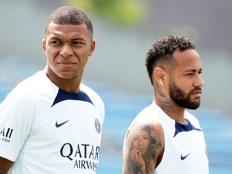 Paris Saint-Germain news: Neymar has 'spat on the shirt' of PSG in